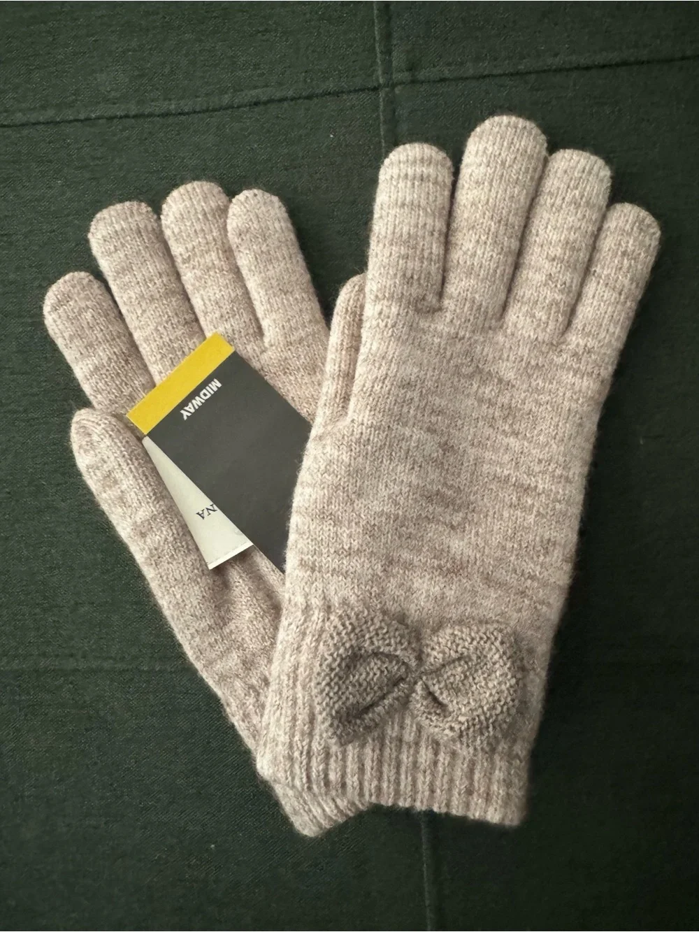 Versona Beige Bow Knit Women's Gloves